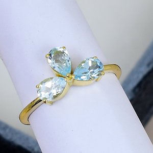Anillo de Plata de Ley 925 Chapado en Oro Amarillo con Gema Natural Azul Corte Pera y Engaste de Garras para Mujer, Anillo Romántico de Aniversario - Product Image 4