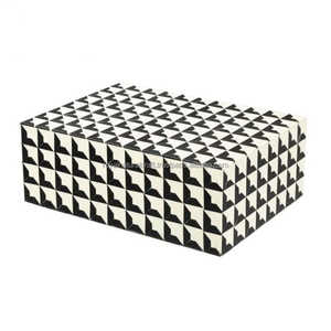 กล่องเก็บของทำจากเรซินฝังไม้ขนาดและกรอบไม้ที่เป็นมิตรกับสิ่งแวดล้อมสำหรับการจัดระเบียบเครื่องประดับ - Product Image 1