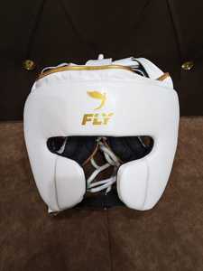 หมวกป้องกันศีรษะสำหรับชกมวย Fly Knight X Professional พร้อมแผ่นป้องกันแก้มแบบกำหนดเอง ทำจากหนังวัวคุณภาพพรีเมียม ปรับขนาดได้ด้วยเชือกผูก เหมาะสำหรับทุกเพศ เพื่อความปลอดภัย - Product Image 1