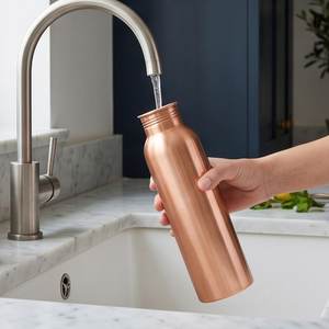 Botella de agua de cobre con tapa de rosca, botella de viaje de metal reutilizable con diseño de vidrio para adultos, senderismo, camping, cobre martillado - Product Image 1