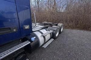 Camion de transport de marchandises longue portée de pointe, conçu pour les services de transport de remorques et de conteneurs - Product Image 5