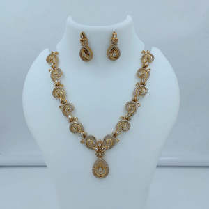 JeweleMarket 10575663DGR Parure de collier de créateur avec diamants américains et pierres autrichiennes Pota, en acier, bijoux raffinés pour occasions nuptiales - Product Image 1