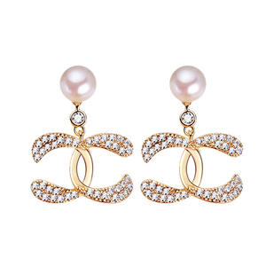 Pendientes Largos de Lujo Ligero, Estilo Retro, Diseño de Temperamento Dulce con Microincrustaciones de Circonita y Perla de Agua Dulce - Product Image 3