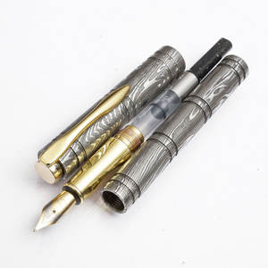 Bolígrafo de Acero de Damasco Premium, Papelería Ejecutiva de Alta Calidad para Entornos Corporativos - Product Image 6