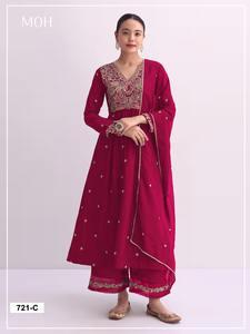 Traje Salwar de Alta Calidad Vichitra Blooming con Bordado Pesado en Viscosa, Hilos Múltiples, Zari y Lentejuelas - Product Image 2