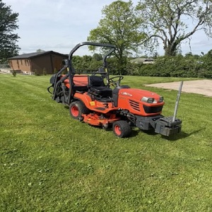 Tractor Compacto Kubota G26 II de Alto Rendimiento 4x4, Equipo para Cuidado del Césped, Agricultura, Jardinería y Mantenimiento de Jardines - Product Image 4