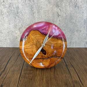 Personalized Wood And Resin <b>Table</b> mounted <b>Clock</b> Affordable price Decorative Resin and Wooden <b>Clock</b> Antique Style - Product Image 1