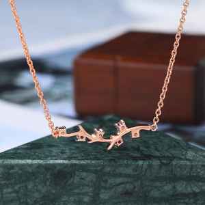 Collier en Moissanite et Saphir, Pendentif en Or Rose, Bijoux de Luxe pour Femmes, Fabrication OEM ODM, Vente en Gros - Product Image 3