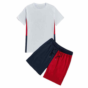 Ensemble de survêtement pour hommes avec t-shirts multi-panneaux et shorts, idéal pour le sport et la mode en extérieur - Product Image 1