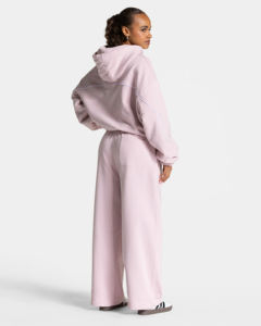 ชุดเซ็ตแทรคสูทผู้หญิง 2 ชิ้น สีชมพู ทรงโอเวอร์ไซส์ ผ้าฝ้ายคุณภาพสูง 100% เป็นมิตรต่อสิ่งแวดล้อม ล้างสีแบบแอซิดวอช พิมพ์ลาย มีฮู้ด ทรงหลวม พร้อมยางยืด - Product Image 6