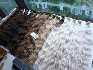 Extensions de cheveux humains bruts vietnamiens à pointe plate Prix d'usine vietnamien Fabriqué par la kératine italienne Ondulés naturels à partir de couleurs claires - Product Image 6
