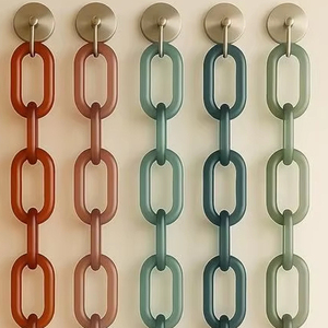 Nuevas eslabones de cadena de resina transparente de calidad para decoración de pared y eslabones de cadena colgantes disponibles. - Product Image 1