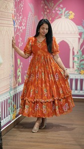 Vestido Midi de Chifón Alfino Más Vendido con Corte Favorecedor y Tela Ligera para Uso Diario y en Ocasiones Especiales Disponible para la Venta - Product Image 6