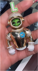 Colgante de diseño personalizado con diamantes de moissanita VVS estilo astronauta, joyería hip hop para hombres y mujeres - Product Image 2