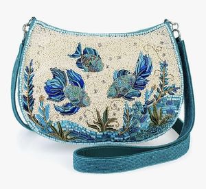 Sac de rangement brodé motif poisson bleu, pochette perlée pour événements festifs, sac à main, sac bandoulière, pochette de soirée ethnique - Product Image 1