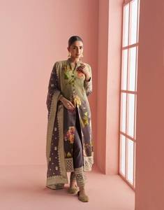 Traje Anarkali de seda sintética, talla única, cosido, con estampado digital, para la colección india y pakistaní. - Product Image 3