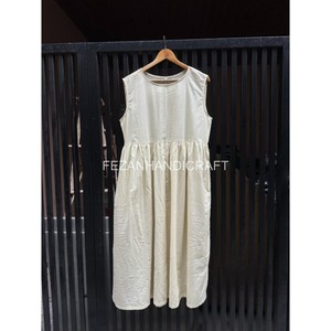 Vestido largo de algodón sin mangas, color crema, hecho a mano, estilo bohemio, para verano. - Product Image 1