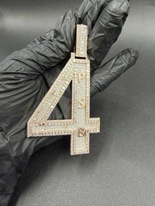 Pendentif numéro 4 en moissanite, argent 925 avec cristaux de strass, bijoux de mode unisexe sur le thème du hip-hop - Product Image 1