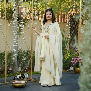 Vente en gros de vêtements traditionnels pour enfants, style indien, costume Sharara en soie Cosmos Gold Jari pour filles, vêtements de mariage - Product Image 1