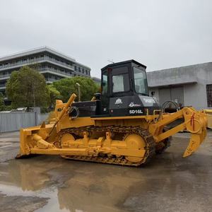 Bulldozer SHANTUI SD16 avec lame et ripper, couleur jaune, équipement de construction robuste - Product Image 5
