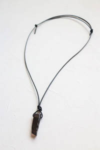 จี้คริสตัลลาพิสลาซูลีธรรมชาติ - จี้รูปทรงสี่เหลี่ยมผืนผ้าประดับพลอยสีน้ำเงิน หุ้มด้วยลวดทอง - หินบำบัดทางจิตวิญญาณ - Product Image 2