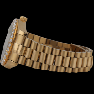 Reloj de Diseño Moderno con Esfera Verde Personalizada Brillante, Fecha Automática y Días de la Semana, Bisel con Incrustaciones de Moissanita y Diamantes Redondos - Product Image 2