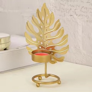 Porte-bougie décoratif de Noël en métal pour centre de table - Product Image 1
