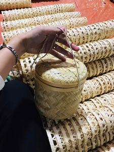 Cesta de regalo de bambú natural sostenible con asa para empaquetado y cestas de regalo - Product Image 4