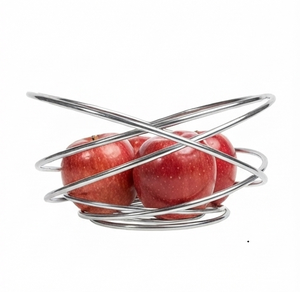 Corbeille à fruits en fil métallique argenté, design moderne avec bord ondulé en spirale, pour rangement et présentation en cuisine - Product Image 4
