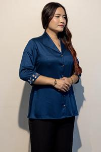 เสื้อเชิ้ตผ้าฝ้ายพรีเมี่ยมและสง่างาม Claire Blue Giza สำหรับผู้หญิงซื้อโดยตรงจากผู้จำหน่าย - Product Image 2