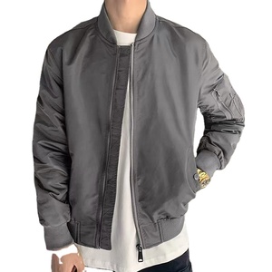 Blouson élégant en satin pour hommes, col montant côtelé, design de rue, blouson d'hiver noir à fermeture éclair, enduit de polyester à une couche - Product Image 6