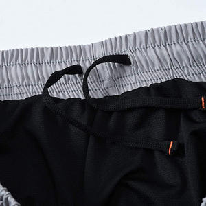 Pantalones cortos deportivos cómodos para hombre, ideales para hacer ejercicio, entrenamiento deportivo y movimiento activo diario. - Product Image 4