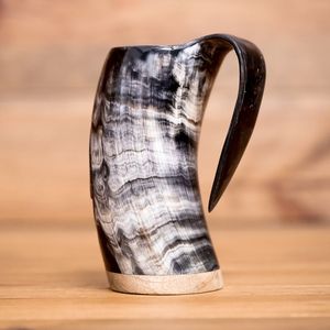 Mug élégant en corne d'ox fait main, idéal pour la réenactement historique et les accessoires de costume. - Product Image 5