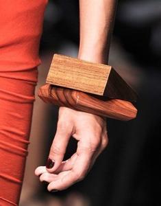 Bracelets ethniques en bois de qualité supérieure, bijoux élégants en bois pour femmes, collection de mode traditionnelle - Product Image 2