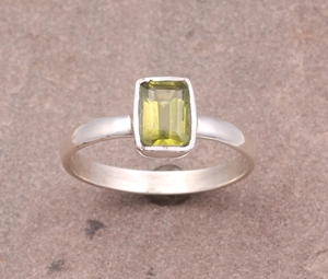 Anillo de Plata de Ley Genuina de Alta Calidad con Peridoto Clásico, Diseño Personalizado, Corte Brillante Redondo, Joyería para Bodas y Fiestas al por Mayor - Product Image 2