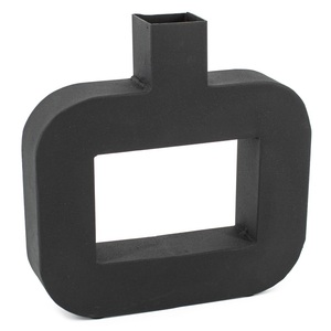Vase en métal géométrique creux noir mat moderne |   Pot de fleurs en fer minimaliste nordique pour la décoration de la maison |   Vase rectangulaire industriel - Product Image 1