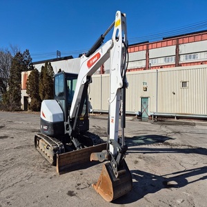 Excavatrice professionnelle Bobcat E60 conçue pour le creusement précis, le terrassement, le nivellement, l'aménagement paysager et les travaux utilitaires. - Product Image 3