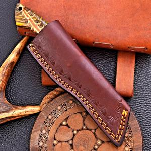 Couteau EDC à lame fixe Wharncliff en acier Damas forgé à la main OEM, manche en forme de cône de pin, couteau de chasse et de camping à lame pleine - Product Image 2