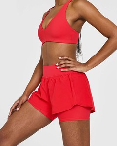 Shorts pour femmes Muscle Mommy Red Unified Double Layer, dernière collection, avec poche zippée, taille haute, 2 en 1, anti-transpiration. - Product Image 4