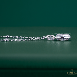 Collar con colgante de halo de diamantes cultivados en laboratorio con corte ovalado doble certificado por IGI, cadena de oro macizo de 14K, joyería personalizada para niñas. - Product Image 2