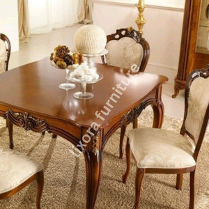 Juego de Comedor de Lujo de Estilo Victoriano Hecho a Mano con Mesa para 4 Personas y Sillas Talladas Ornamentadas con Acabado en Madera Natural - Product Image 2