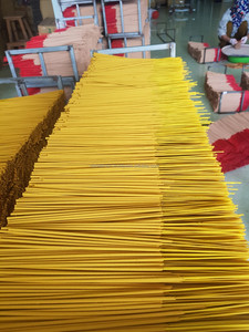 ธูปหอมหลากสีขายส่งจำนวนมาก ขนาด 11 นิ้ว และ 19 นิ้ว  ธูปหอมทำมือคุณภาพสูง ราคาโรงงานเวียดนาม - Product Image 2