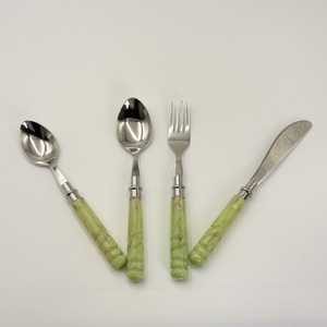 ชุดช้อนส้อมสแตนเลสคุณภาพสูงพร้อมด้ามจับเรซิ่น สำหรับใช้ในโรงแรมและที่บ้าน ราคาถูก - Product Image 4