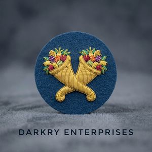 Insignia Masónica Personalizada de Hilo Metálico con Mano en el Corazón, Bordada a Mano con Hilo Plateado, Escudo de Fieltro Rojo, Emblemas Masónicos de Sinceridad - Product Image 3