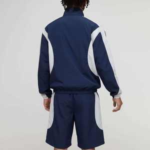 Conjunto de chándal cortavientos de nailon de verano con diseño y logotipo personalizados, 2 piezas, chaqueta con cremallera y pantalones cortos, conjunto cortavientos para uso en exteriores - Product Image 2