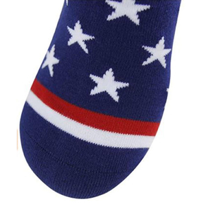 Chaussettes pour hommes à motif drapeau américain, rayures bleues, rouges et blanches, étoiles, tricotées, respirantes, pour usage quotidien, style été, service OEM/ODM, ajustement multiple - Product Image 6