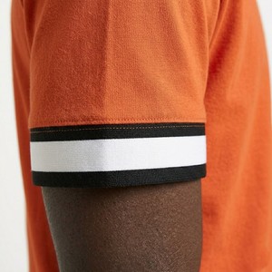 Conjunto deportivo naranja para hombre, camiseta y pantalones cortos con detalle de rayas en las mangas, ropa deportiva de verano, transpirable, informal, de dos piezas, OEM - Product Image 5