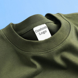 Camiseta de Hombre 100% Algodón con Logotipo Personalizado en Serigrafía Frontal, Cuello Redondo, Manga Corta, Corte Regular, Color Sólido, Tejido Jersey Informal - Product Image 1
