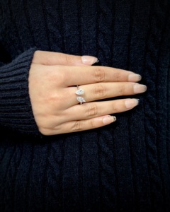 แหวนเพชรสองเม็ดทรงลูกแพร์และทรงมาร์คีส์ ขายดีที่สุด ผลิตจากเพชรเลี้ยงในห้องปฏิบัติการ ทอง 14K ขายส่ง OEM ผู้จัดจำหน่ายเครื่องประดับชั้นดี - Product Image 1