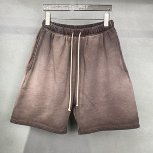 Ensemble short et t-shirt délavé style streetwear pour homme – T-shirt ample à épaules tombantes et short délavé effet soleil – Deux pièces - Product Image 3